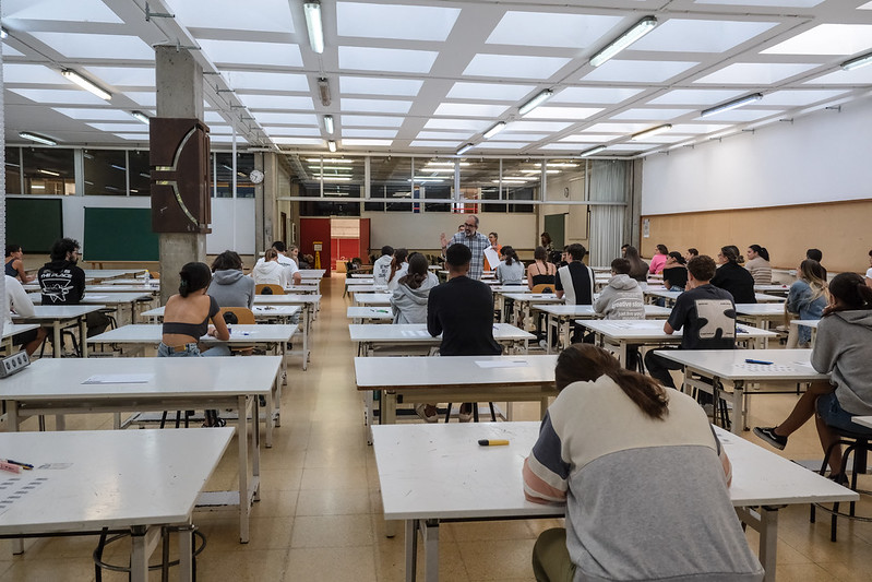 Foto de estudiantes en clase